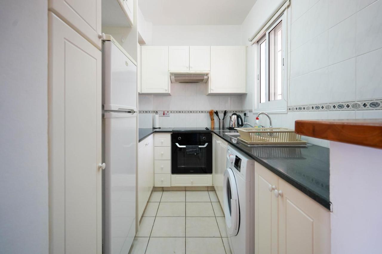 Appartement Resitour - Regina Gardens à Paphos Extérieur photo