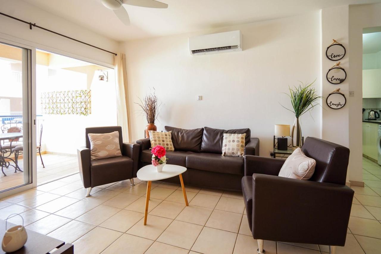 Appartement Resitour - Regina Gardens à Paphos Extérieur photo