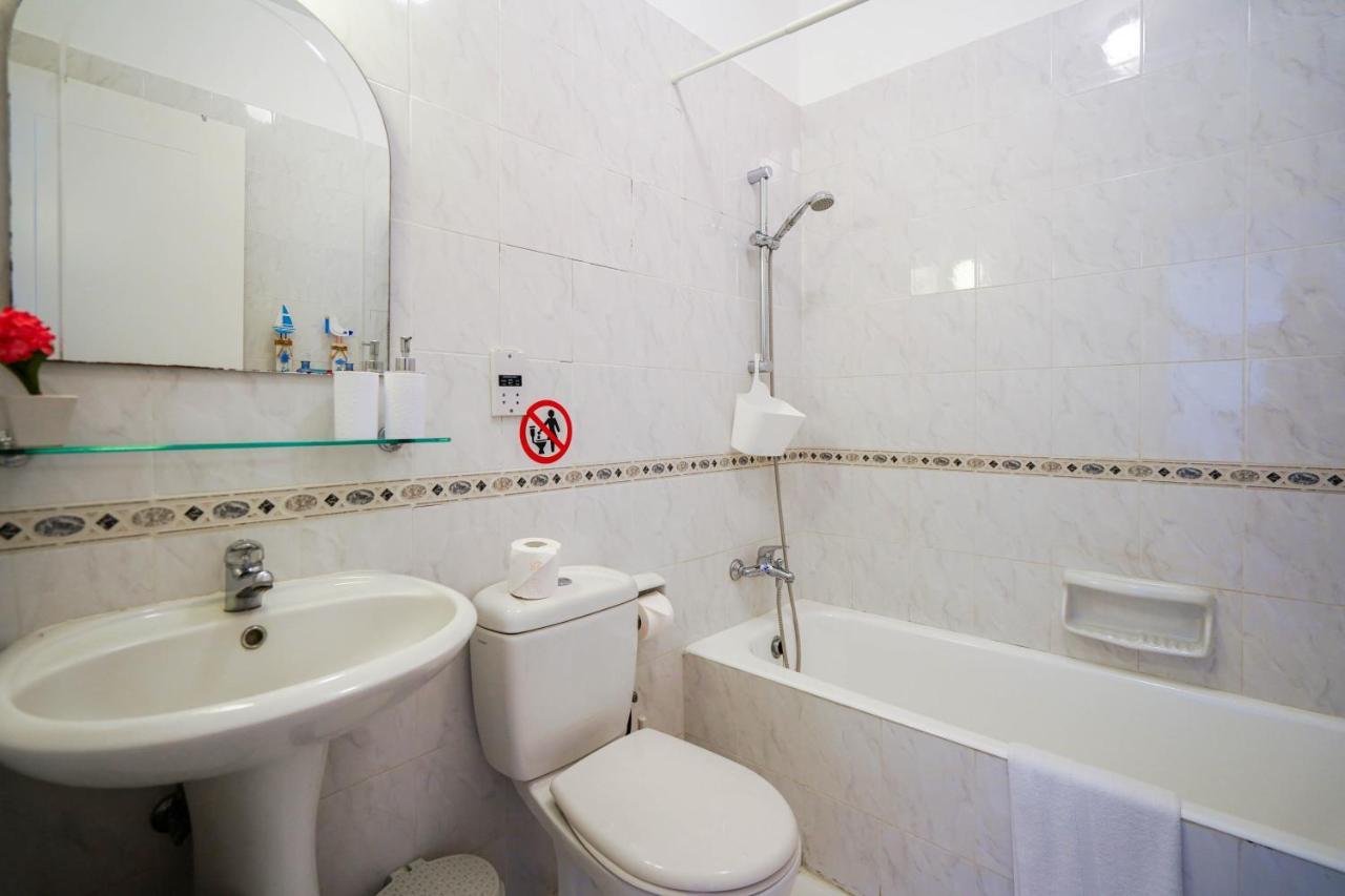 Appartement Resitour - Regina Gardens à Paphos Extérieur photo