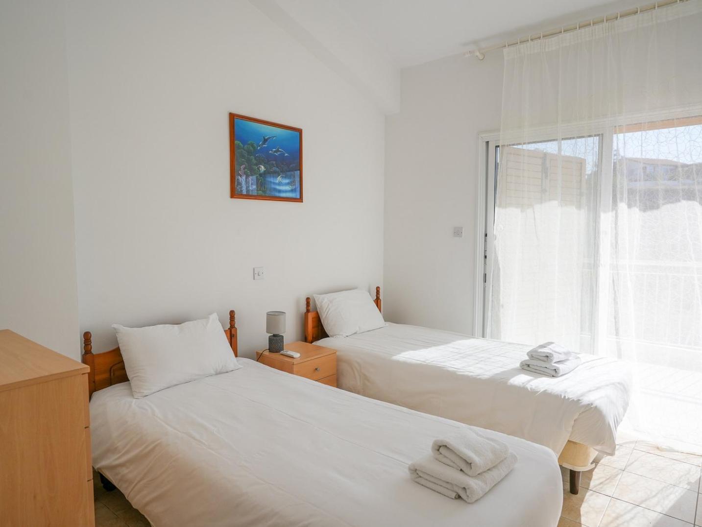 Appartement Resitour - Regina Gardens à Paphos Extérieur photo