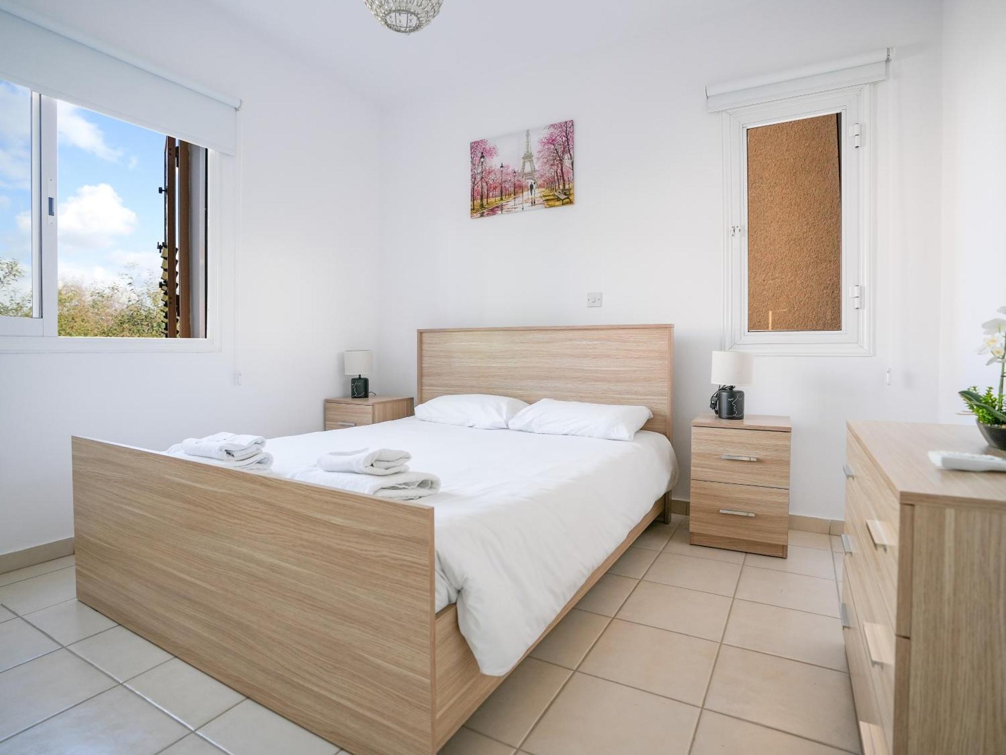 Appartement Resitour - Regina Gardens à Paphos Extérieur photo